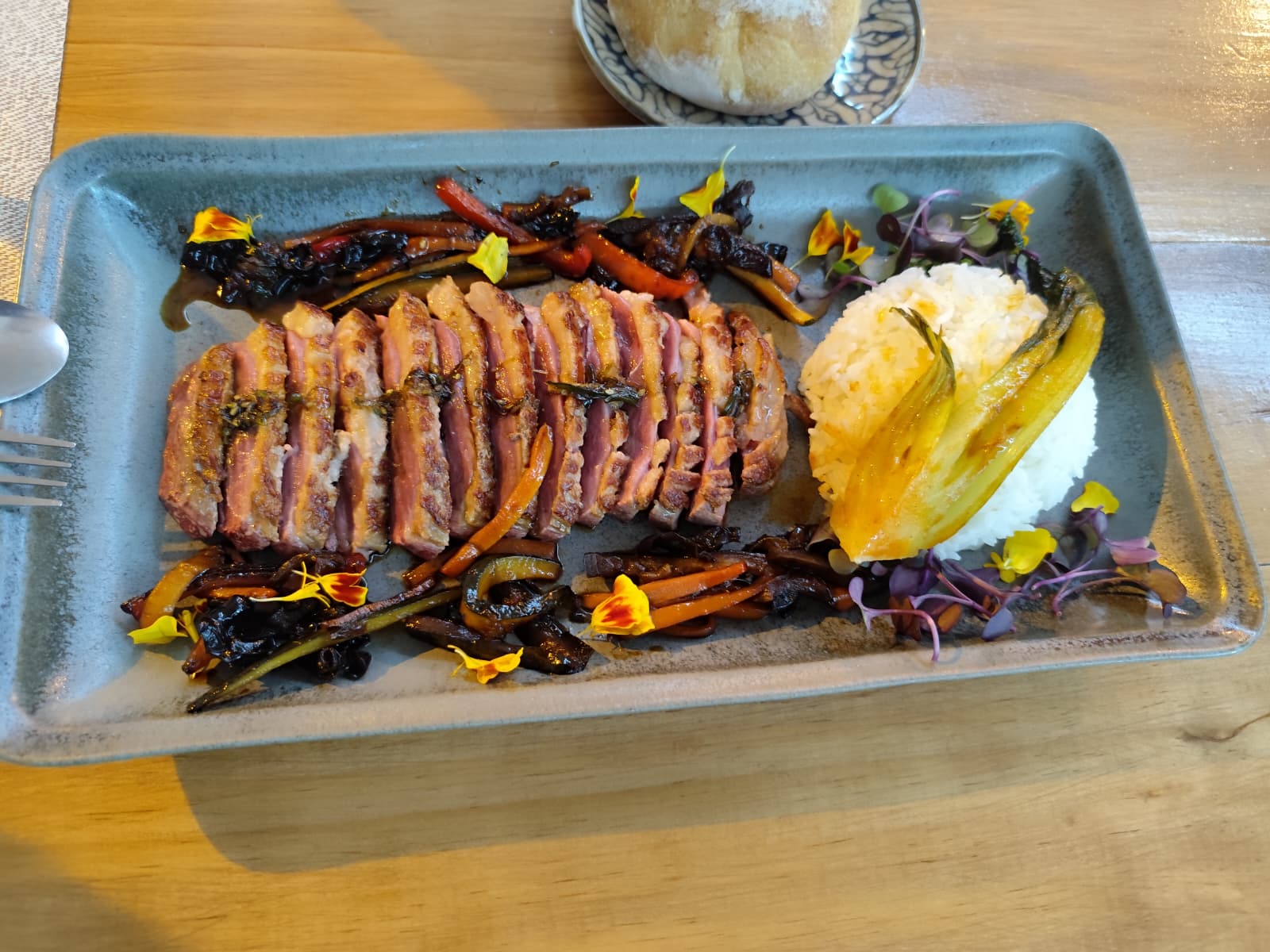Magret de pato a la plancha estilo asiático